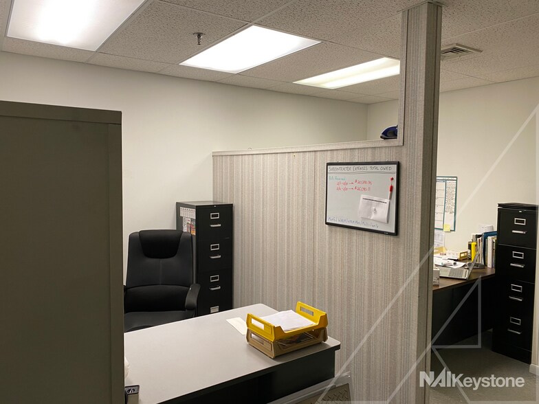 More Photos Of 1120 Commons Blvd, Reading Flex For Lease