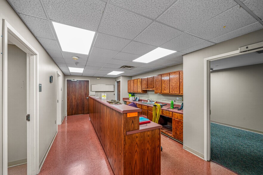 More Photos Of 15239 AL Highway 68, Crossville Medical For Sale