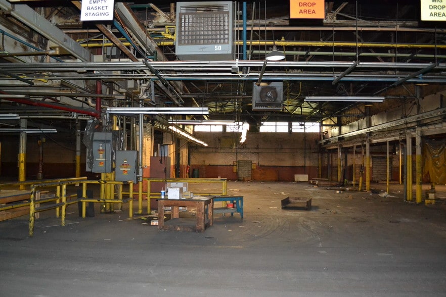 More Photos Of 315 Poston Dr, Crawfordsville Manufacturing For Sale