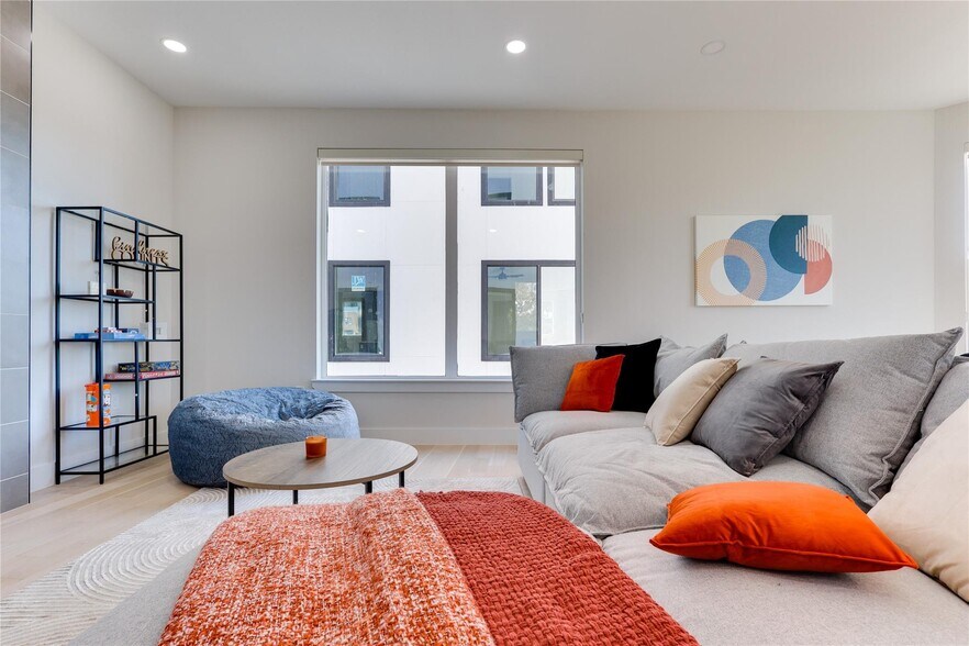 More Photos Of 1512 Seegar St, Dallas Apartments For Sale
