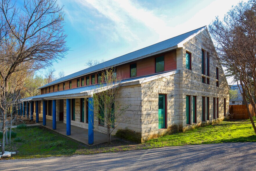More Photos Of 2400 Empire Central, Dallas Medical For Sale
