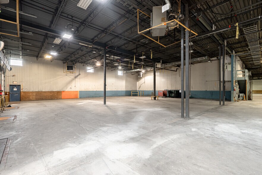 More Photos Of 60 Rue Sheard, Coaticook Industrial For Sale