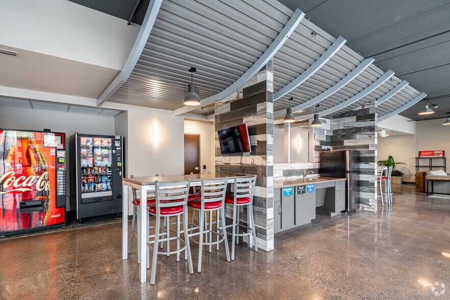 More Photos Of 7505 Metro Blvd, Edina Office For Lease
