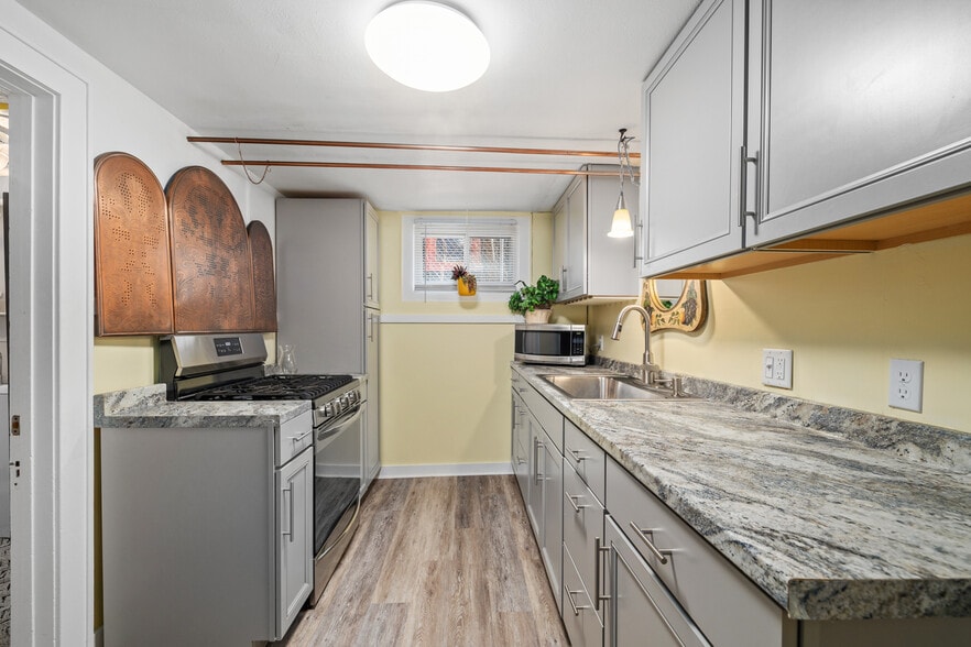 More Photos Of 720 E Lincolnway, Cheyenne Office Residential For Sale