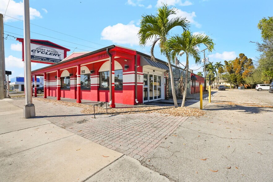 More Photos Of 3630 Cleveland Ave, Fort Myers Freestanding For Sale
