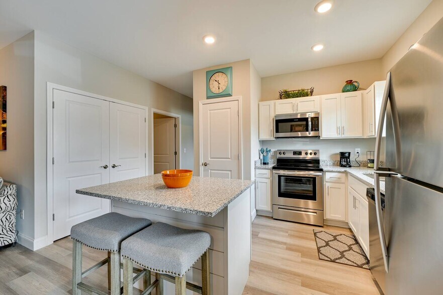 More Photos Of 4971 Veterans Memorial Hwy, Brownsville Multifamily For Sale