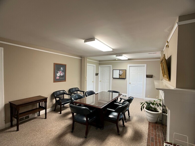 More Photos Of 203 W Nash St, Louisburg Office For Lease