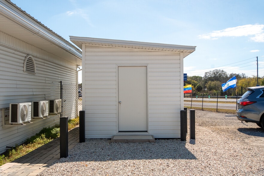 More Photos Of 7116 Rose Ave, Orlando Auto Dealership For Sale