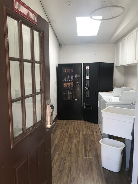 More Photos Of 821 Golden State Ave, Bakersfield Hotel For Sale