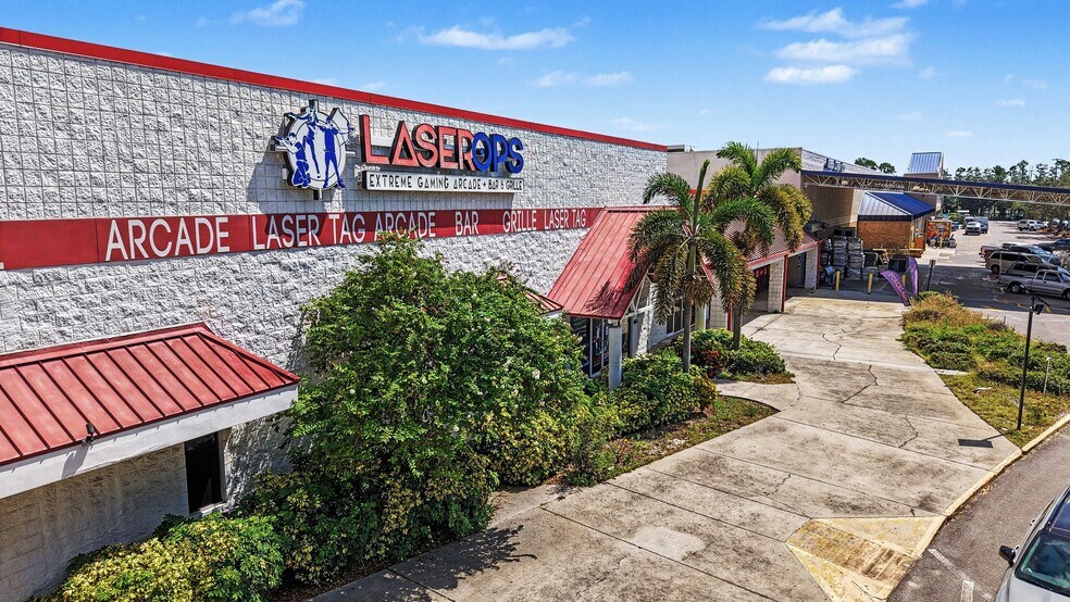 More Photos Of 6295 Waters Ave, Tampa Unknown For Lease