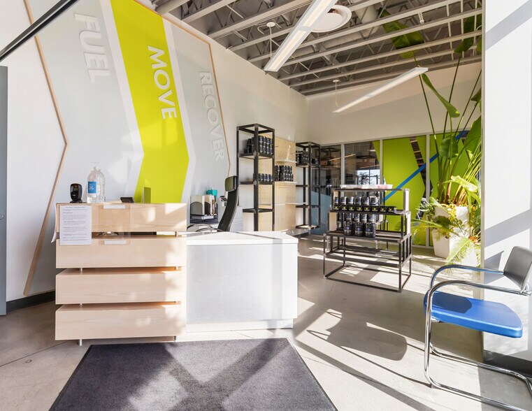 More Photos Of 808 S Vanguard Way, Meridian General Retail For Sale