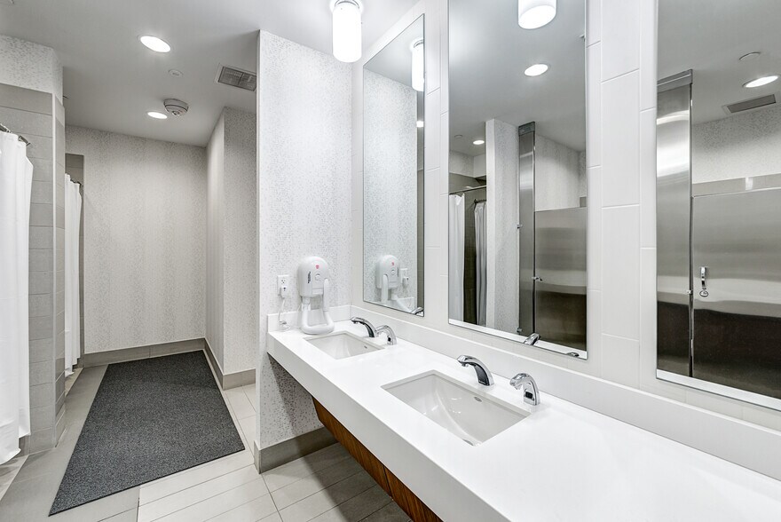 More Photos Of 4835 Lyndon B Johnson Fwy, Dallas Office For Lease