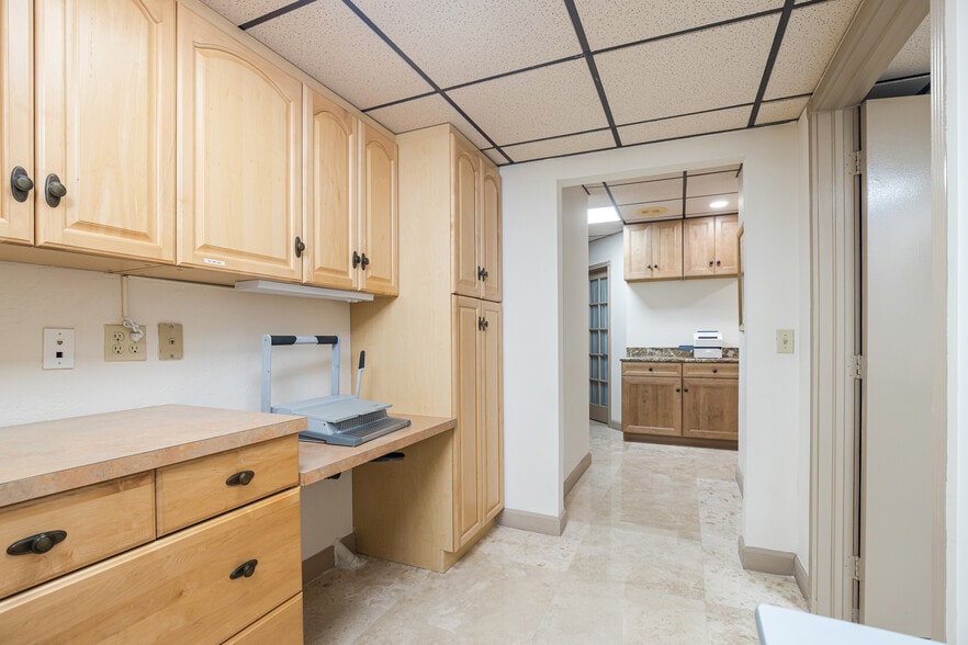More Photos Of 5499 N Federal Hwy, Boca Raton Office For Sale
