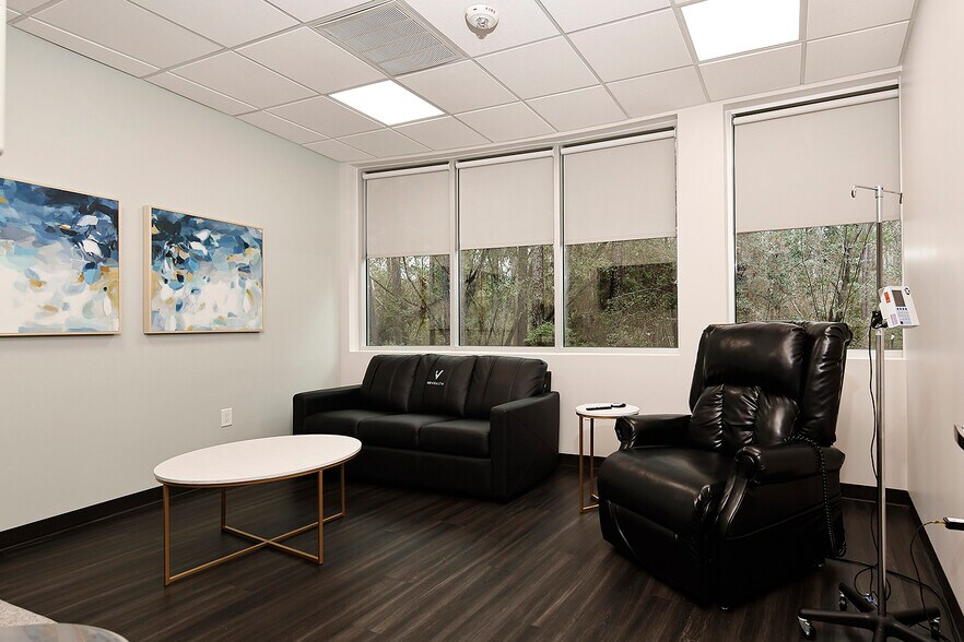More Photos Of 114 Vision Park Blvd, Shenandoah Office For Sale