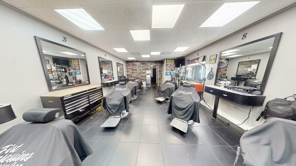 More Photos Of 101 W 1st St, Sanford Storefront For Sale