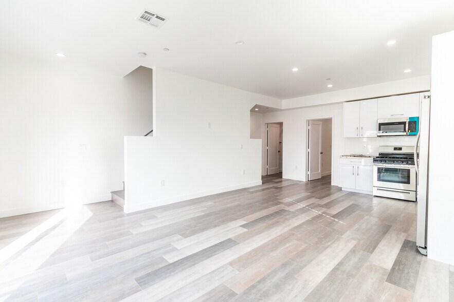 More Photos Of 1818 Thurman Ave, Los Angeles Apartments For Sale