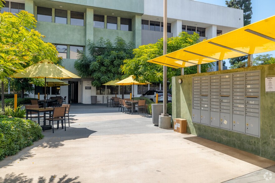 More Photos Of 5839-5855 Green Valley Cir, Culver City Unknown For Lease