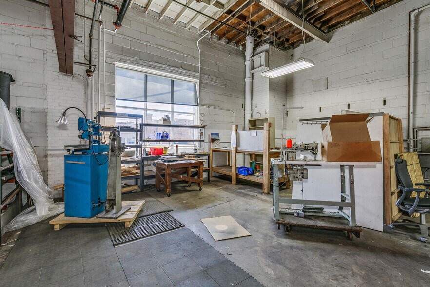 More Photos Of 2336 Territorial Rd, Saint Paul Warehouse For Sale