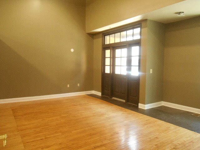 More Photos Of 328 Neville St, Beckley Office For Lease