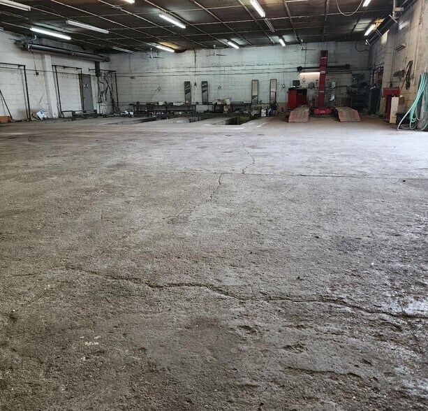 More Photos Of 1530 S 11th St, Nebraska City Auto Repair For Sale