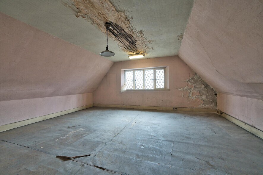 More Photos Of 1989 W Grand Blvd, Detroit Office Residential For Sale