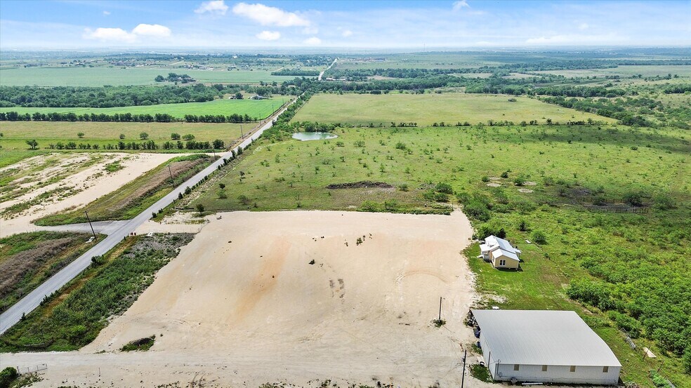 More Photos Of 1000 Rohde Rd, Kyle Service For Lease