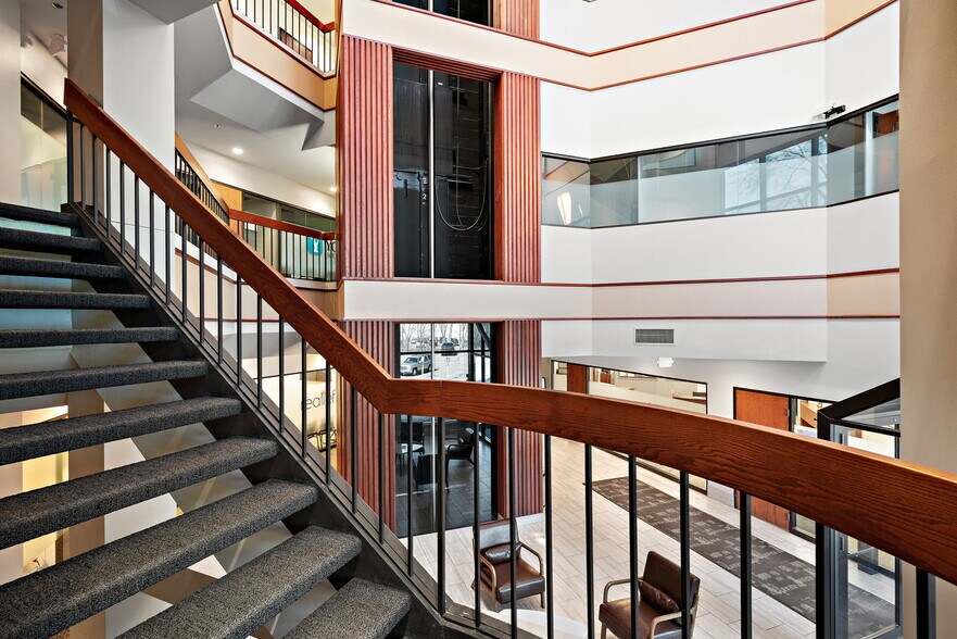 More Photos Of 7100 Northland Cir N, Brooklyn Park Office For Lease