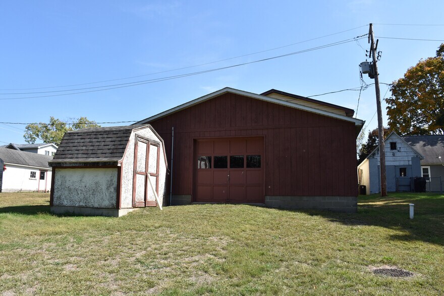 More Photos Of 136 Smith st, Cochranton Industrial For Sale