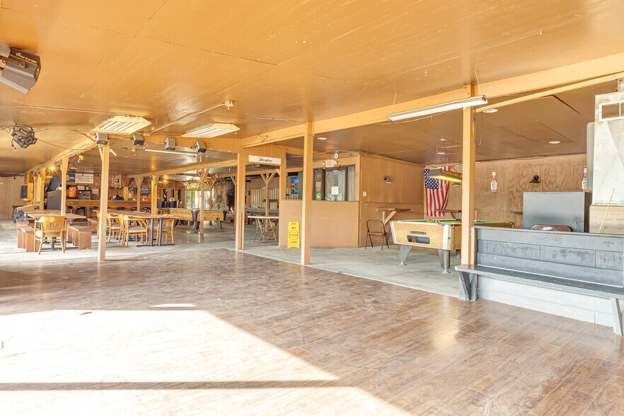 More Photos Of 1020 Sharon Rd, Beaver Restaurant For Sale