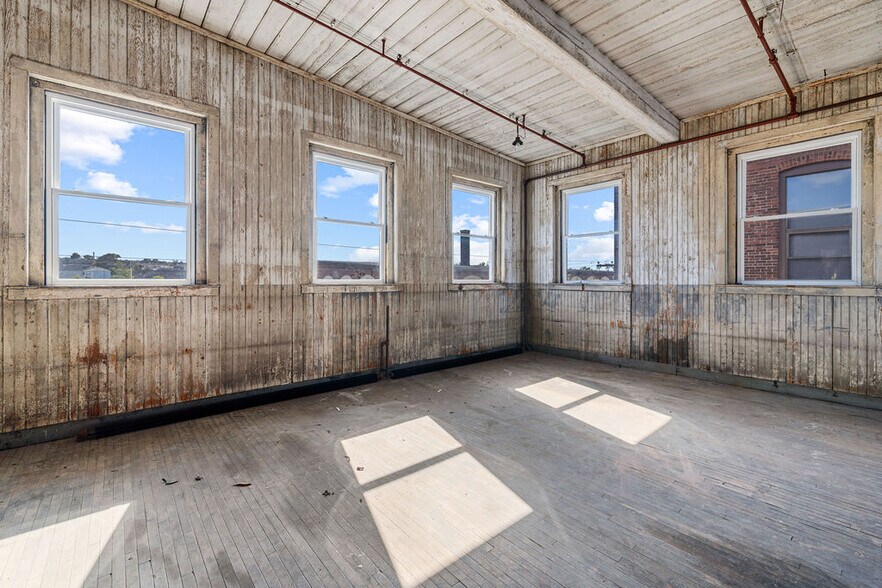 More Photos Of 28 Anawan St, Fall River Manufacturing For Sale