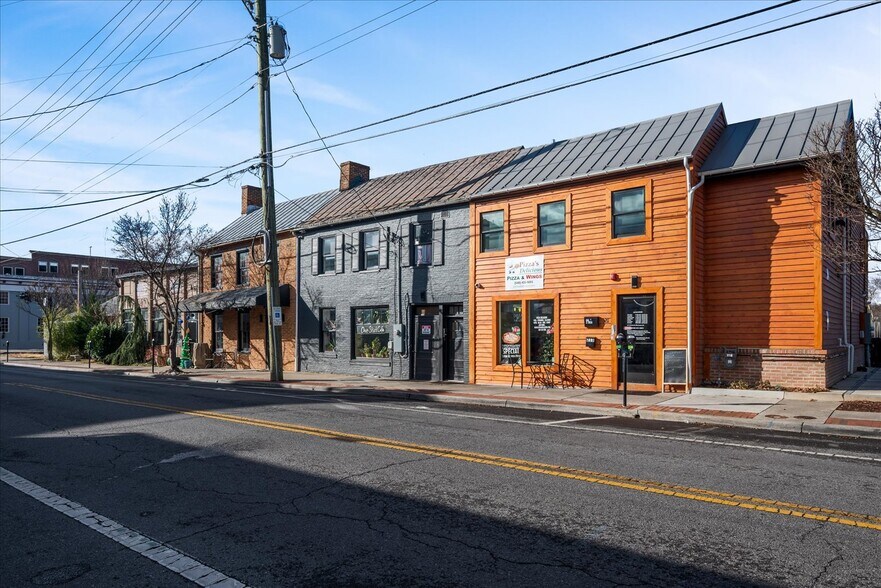 More Photos Of 207 N Kent St, Winchester General Retail For Sale