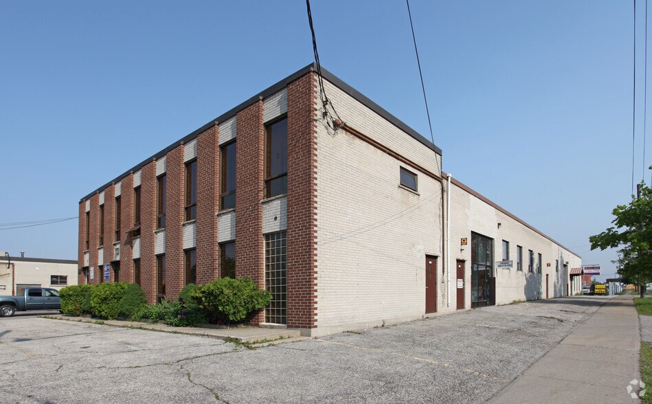 More Photos Of 46 Lepage Crt, Toronto Showroom For Lease