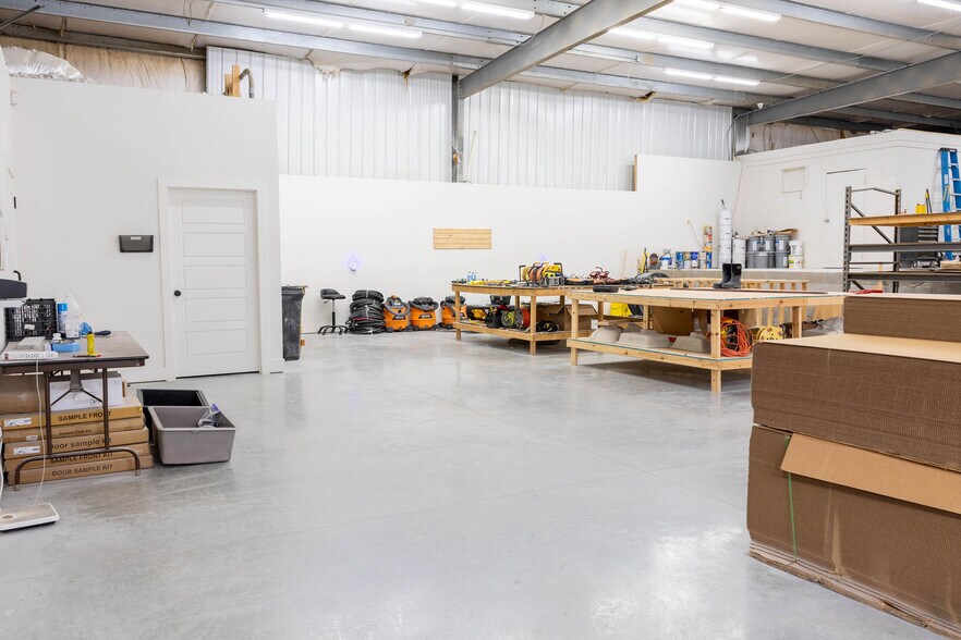 More Photos Of 5830 Highway 231 S, Castalian Springs Showroom For Sale