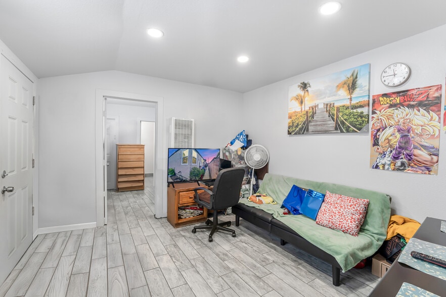 More Photos Of 136 N Garfield Ave, Oxnard Apartments For Sale