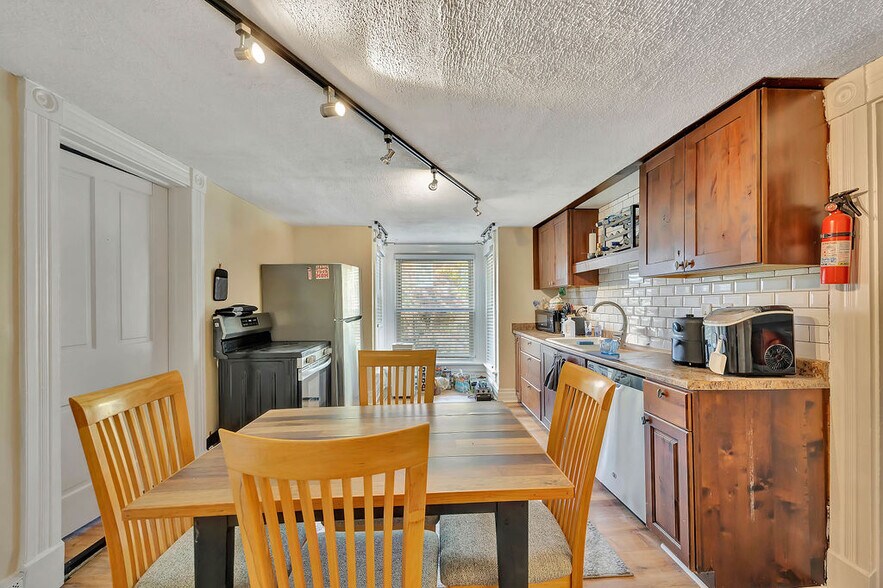 More Photos Of 215 N College Ave, Oxford Apartments For Sale