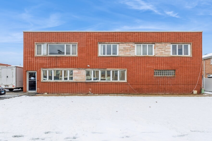 Primary Photo Of 7004 W Cullom Ave, Norridge Industrial For Sale