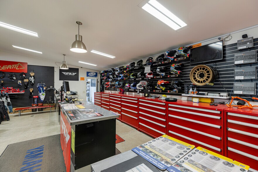 More Photos Of 3480 Petaluma Blvd N, Petaluma Self Storage For Sale