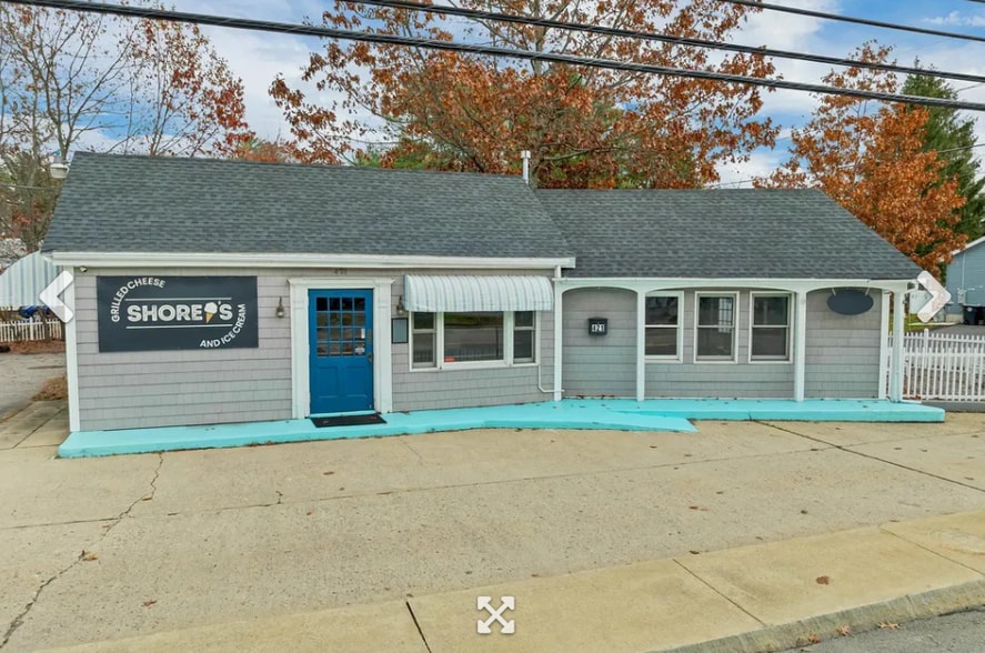 More Photos Of 421 N Main St, Franklin Restaurant For Sale