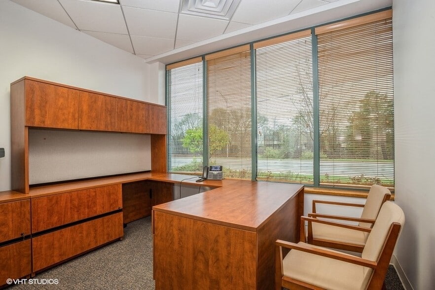 More Photos Of 1150 W Northwest Hwy, Mount Prospect Office For Sale