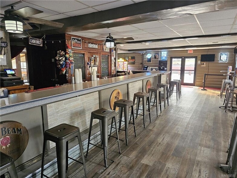 More Photos Of 3719 Abbott Rd, Orchard Park Restaurant For Sale