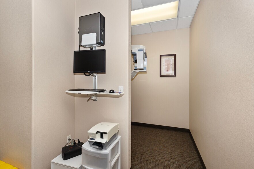 More Photos Of 1640 W F St, Oakdale Medical For Sale