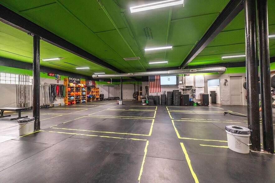 More Photos Of 145 Edison Ave, Circleville Sports And Entertainment For Sale