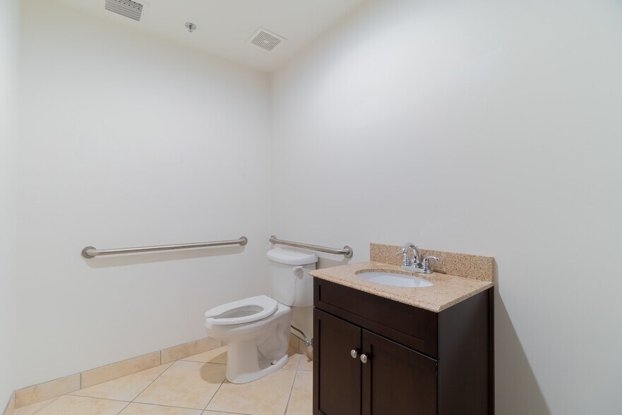 More Photos Of 679 NW Enterprise Dr, Port Saint Lucie Light Distribution For Sale