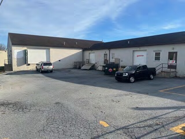 More Photos Of 569 Furnace Hills Pike, Lititz Warehouse For Lease