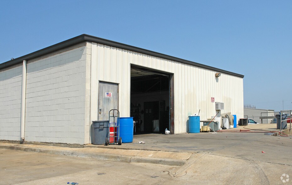 More Photos Of 712-722 Oliver Rd, Montgomery Light Distribution For Sale