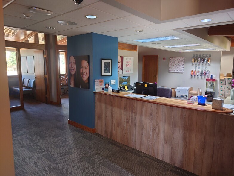 More Photos Of 2021 Clubhouse Dr, Greeley Office For Sale