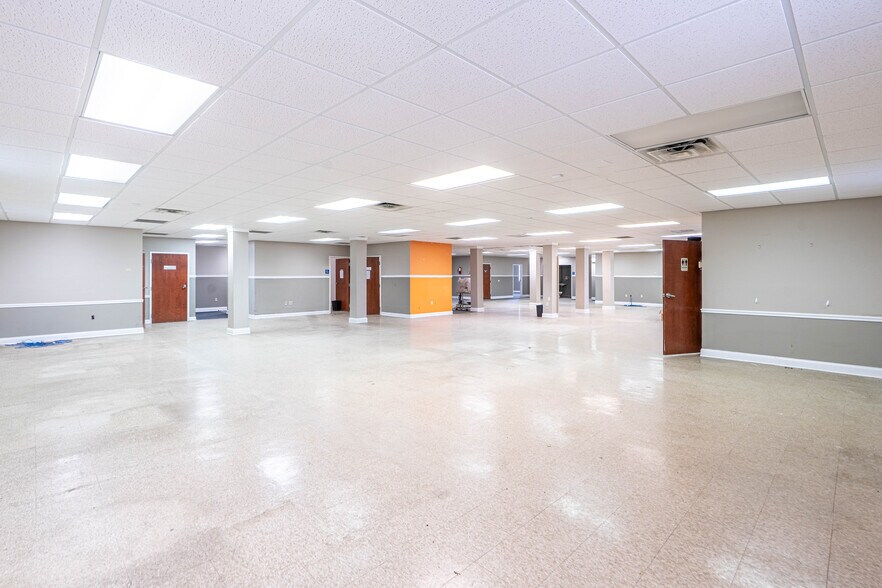 More Photos Of 819 Newman Dr, Helena Office For Sale