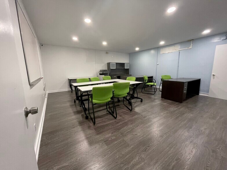 More Photos Of 3700-3718 SW 30th Ave, Fort Lauderdale Warehouse For Sale