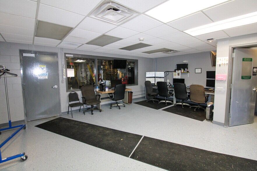 More Photos Of 5640 44th Ave S, Clinton Industrial For Sale
