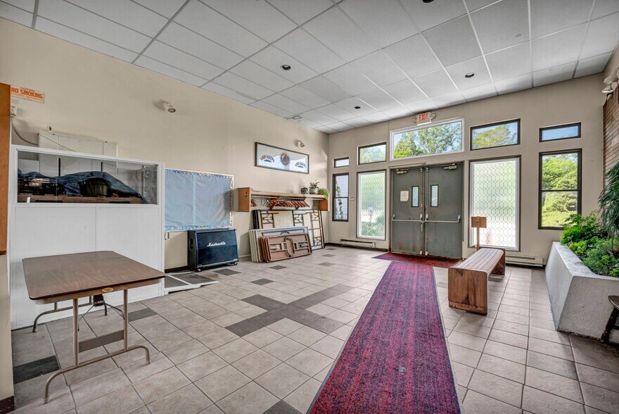 More Photos Of 15715 Libby Rd, Maple Heights General Retail For Sale